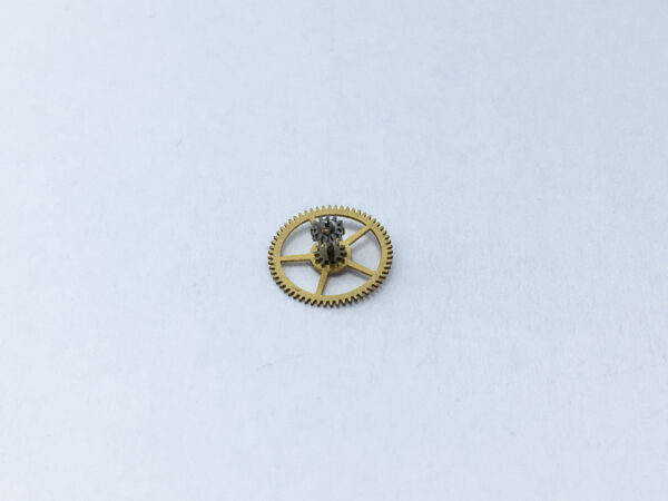 Universal Geneve caliber 215-1 center wheel with pinion part 220 - Image 2