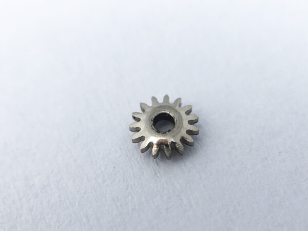 Universal Geneve caliber 215-1 winding pinion part 410 - Image 2